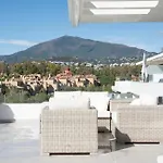 Modern Penthouse Cataleya, * 埃斯特波纳